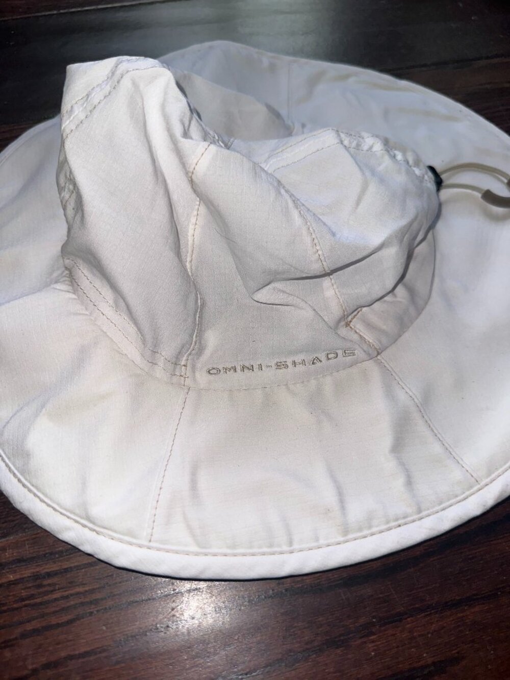 Columbia Omni-Shade White Sun Bucket Hat